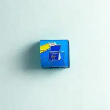 [ 비공식 굿즈 ] 종현 SHE IS 앨범 모티브 핀 배지