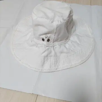 헬렌 카민스키 모자