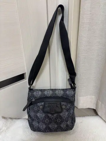 미사용 새상품 ANNA SUI 안나수이 숄더백 올 패턴