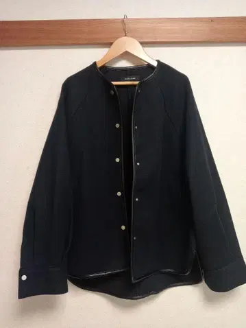 OURHOME 파이핑 사용 노카라 자켓 새상품