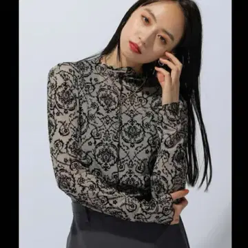 다마스크 플로키 시어 탑