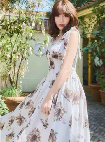 Herlipto Sunflower-Printed Midi Dress