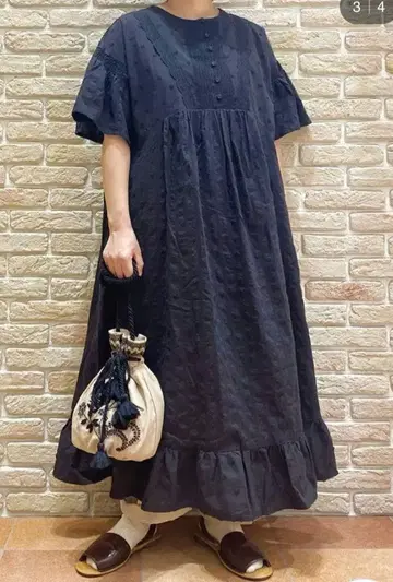 사만사 모스모스 도비 절개 레이스 원피스 차콜 그레이