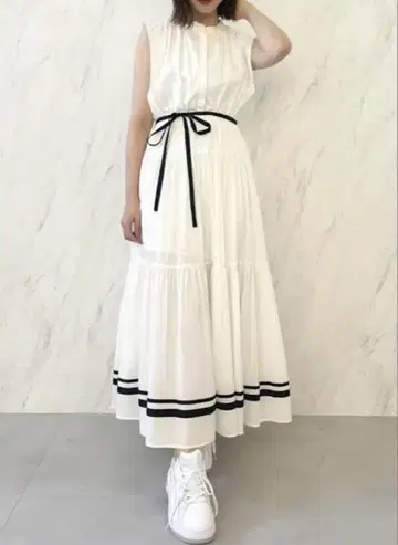 dazzlin 티어드 슬리브리스 모듬 원피스