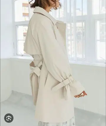 MAJESTIC LEGON 베이지 트렌치코트 허리 리본 포함