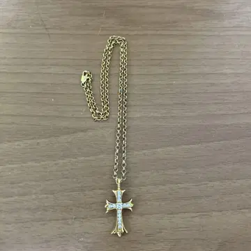 골드 컬러 스톤 부착 십자가 목걸이