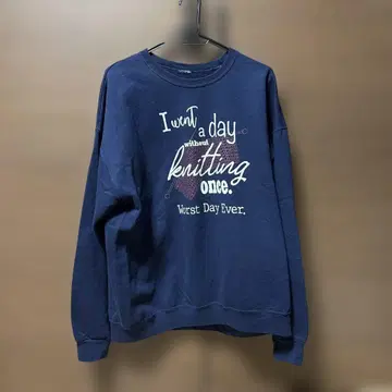 네이비 맨투맨 I went a day without knitting