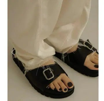 louren 로렌 single belt sandal 24.5cm