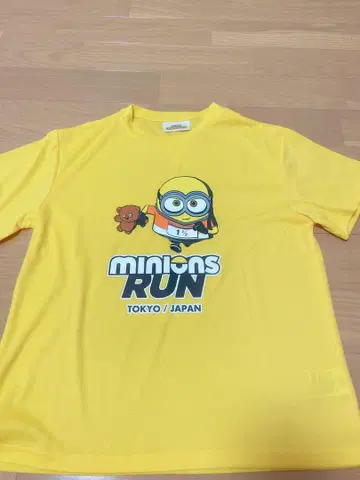 미니언즈 런 T셔츠 M 사이즈