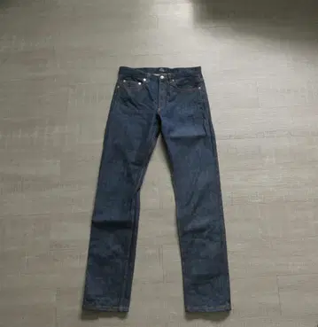 w30 A.P.C. NEW STANDARD 다크 네이비