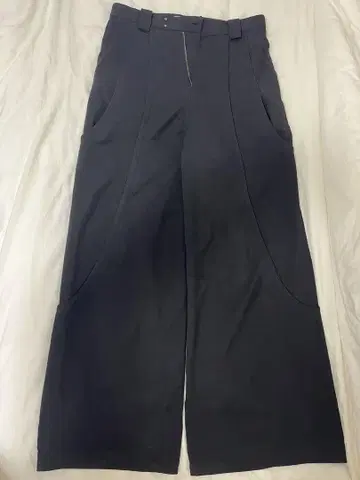 GOAT ESSENSE TUCK WIDE PANTS 사이즈 3