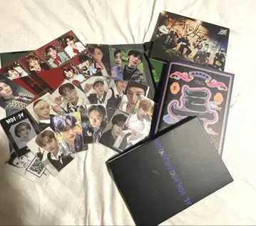 Stray Kids CD 묶음 판매 트레이딩 카드 포함