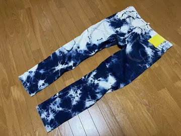 새상품급 디스퀘어드 블리치 데님 사이즈 50