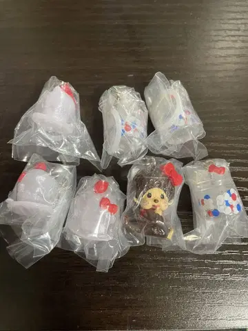 몬치치 x 헬로키티 메지루시 키링