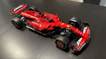 페라리 F1 카 1/18 스케일