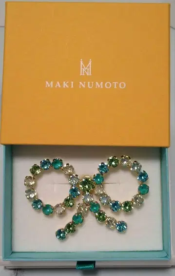 마키누모토 리본 브로치 MAKI NUMOTO