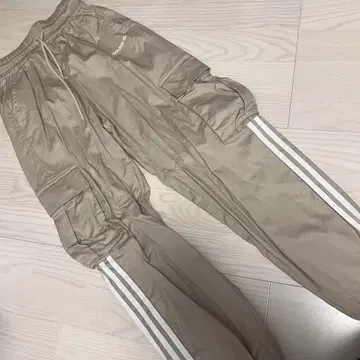 adidas 카고 팬츠 베이지