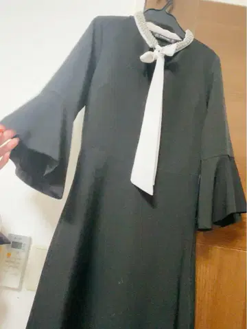 ZARA 블랙 플레어 슬리브 원피스