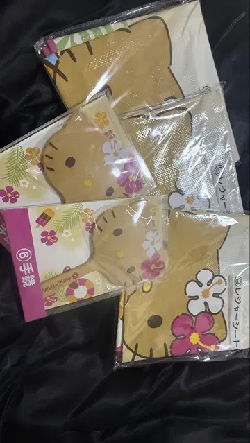 헬로키티 손거울과 저그 시트 세트