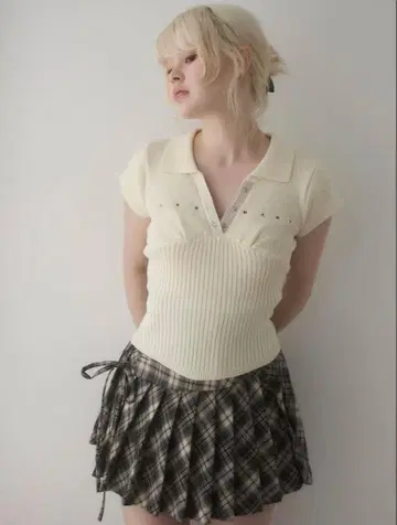 ANDMARY Lindsay Iogo tops 아이보리