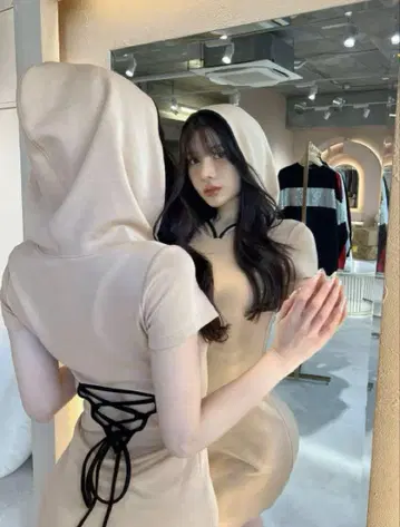 다리치 백 오픈 컷 미니 원피스