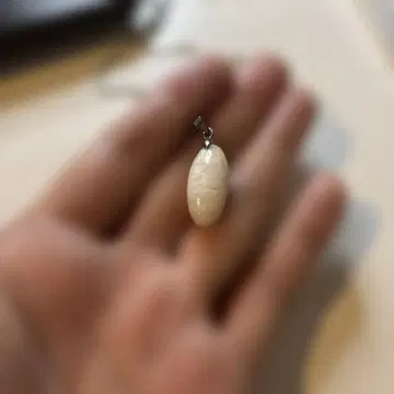 문스톤 목걸이! 예뻐요!