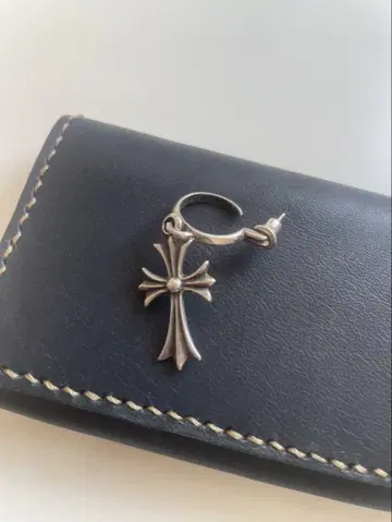 크롬 하츠 크로스 귀걸이