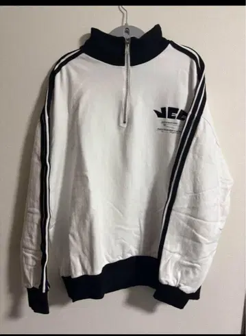 NEE 하프 지퍼 XL 사이즈