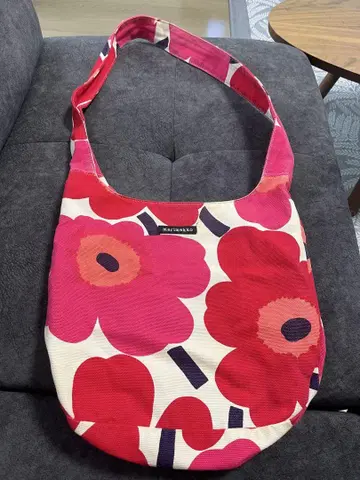 Marimekko 숄더백 빨간색