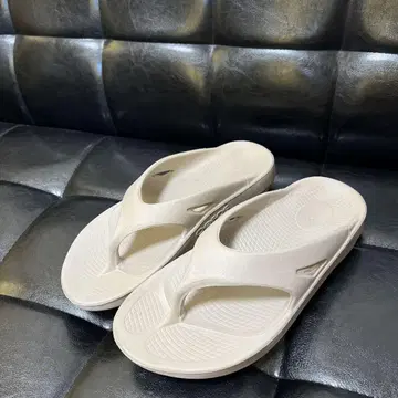 [ 새상품급 ] OOFOS OOriginal 베이지 27.0cm