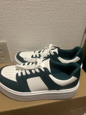 GU 볼륨 밑창 코트 스니커즈 XL