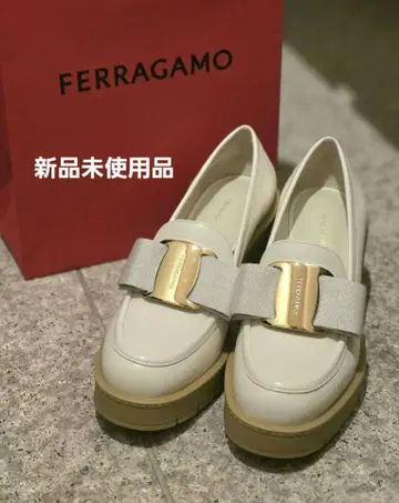 Ferragamo 청키 힐 모카신