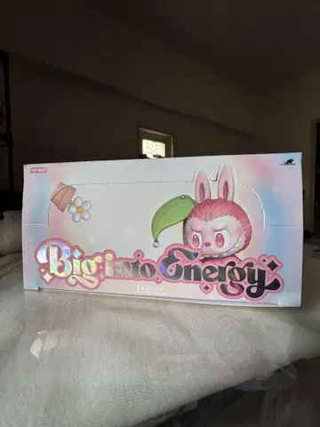 THE MONSTERS Big into Energy 폰 참 BOX