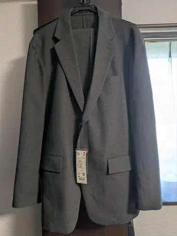 미사용 새상품 UNIQLO 셋업 감동 자켓+감동 팬츠 다크 그레이