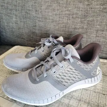 Reebok 여성용 23cm 메쉬 러닝화