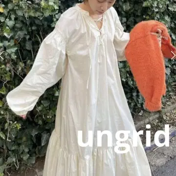 [ 새상품급 ] ungrid 레이스업 티어드 맥시 원피스