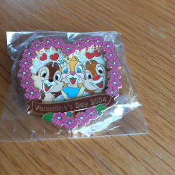 한정품 2004년 칩과 데일 발렌타인데이 2004 핀 배지