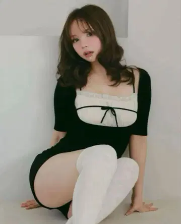 andmary Mew frill tops