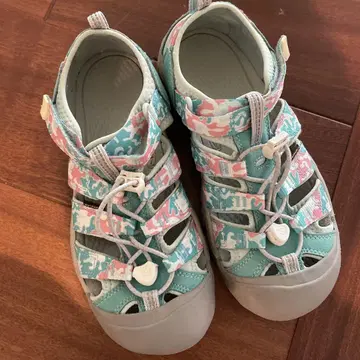 KEEN 샌들 23.5