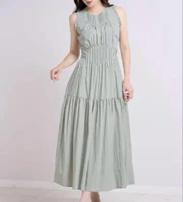 Viera Pintuck Tiered Dress M