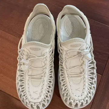 KEEN 샌들 23.5
