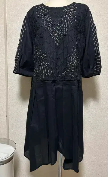 COSA-NOSTRA 사이즈 40 블랙 자수 무릎 기장 원피스 6710