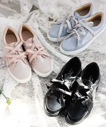 더블 리본 레이스 스니커즈