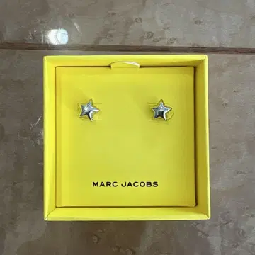 MARC JACOBS / THE BALLON STAR STUDS