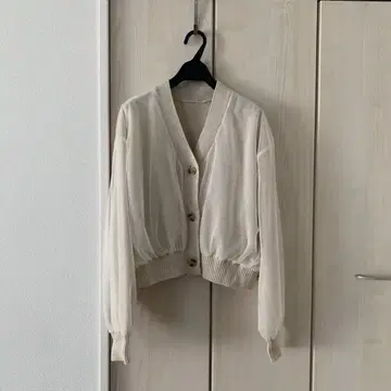 베이직 스톡 튤 레이어드 니트 가디건 심플리시티에