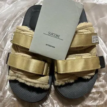 SUICOKE 무스탕 샌들 스포츠 샌들 베이지