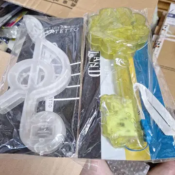 응원봉 음표와 꽃 디자인