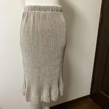 새상품급 SPECCHIO 스페치오 머메이드 스커트 베이지