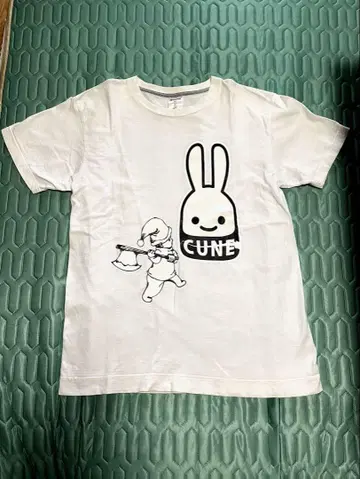CUNE의 T셔츠 화이트