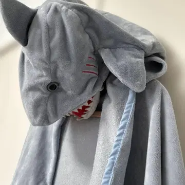 USJ JAWS 후드 부착 무릎 담요 판초